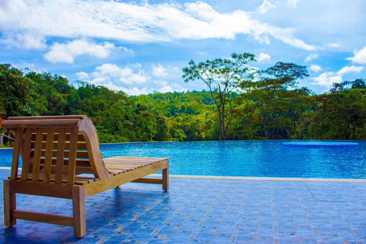 Mookanana Jungle Resort And Spa Hassan Exterior photo